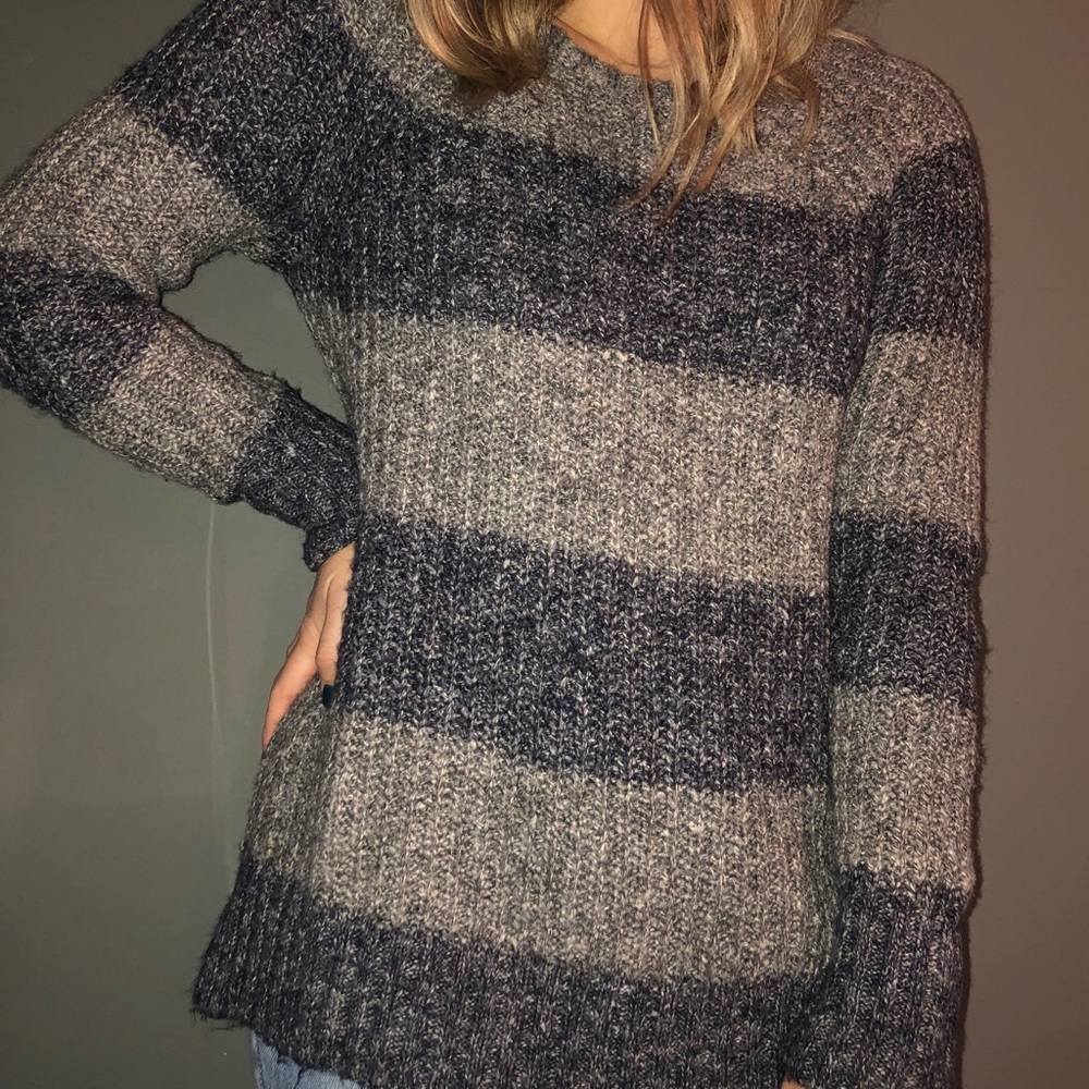 American Eagle Women’s Knit Sweater - Size Medium
